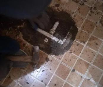 十堰卫生间漏水维修公司为您分享下卫生间渗水如何处理及注意事项